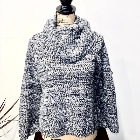 DKNYC cable knit sweater - Picture 1 of 11